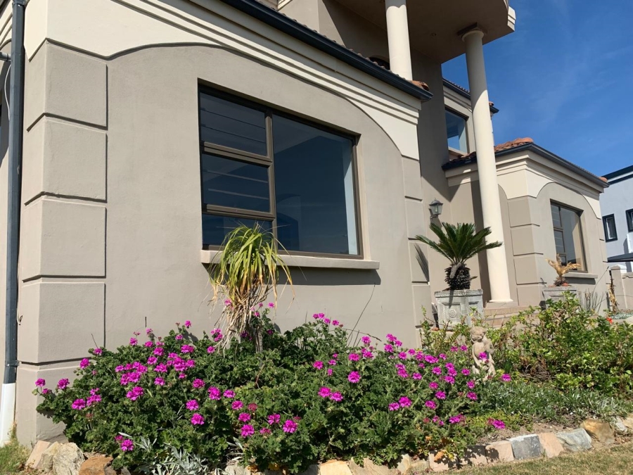 4 Bedroom Property for Sale in Cola Beach Western Cape